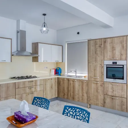 Modern 3br With Lovely Terrace In By 360 Estates